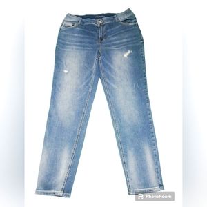 MAURICES SZ 14 (XL)EMBROIDERED DISTRESSED RIPPED STRETCH JEANS Straight Leg Plus